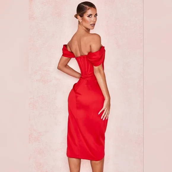 Red 'Loretta' House of CB-XS - Picture 5 of 14